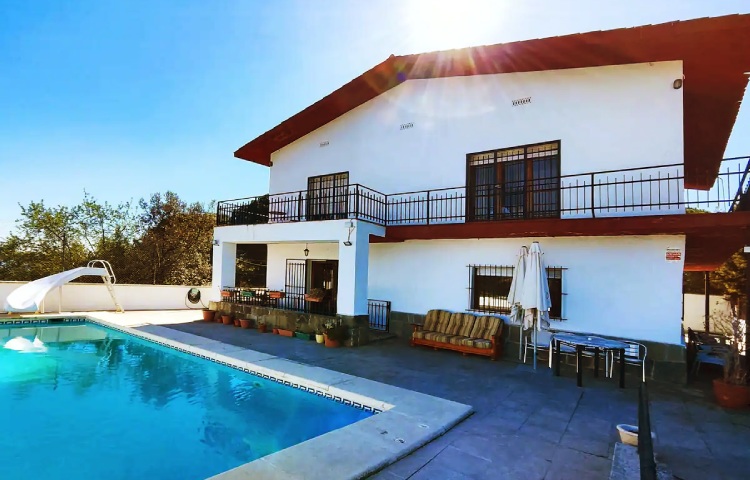 Casa con piscina en alquiler vacacional en Sant Pol de Mar